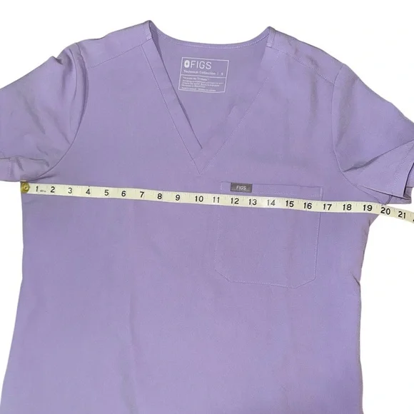 Figs Lavender Dew Catarina One-Pocket Scrub Top (Small) - Picture 5 of 6